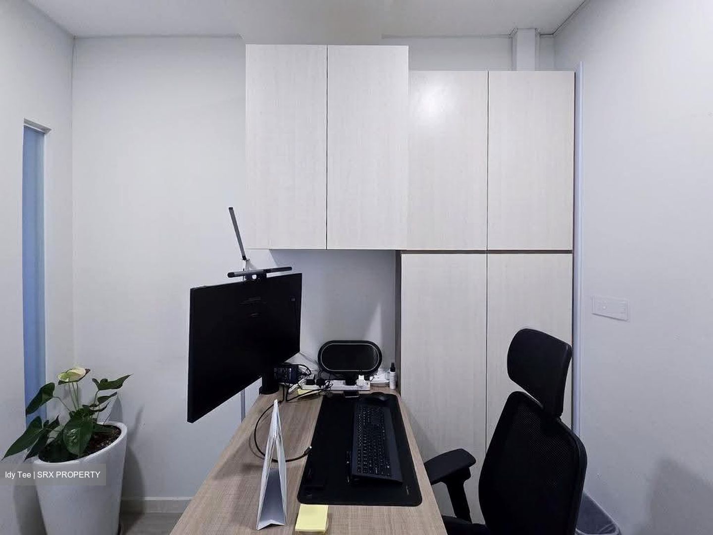 Eon Shenton (D2), Office #634978451